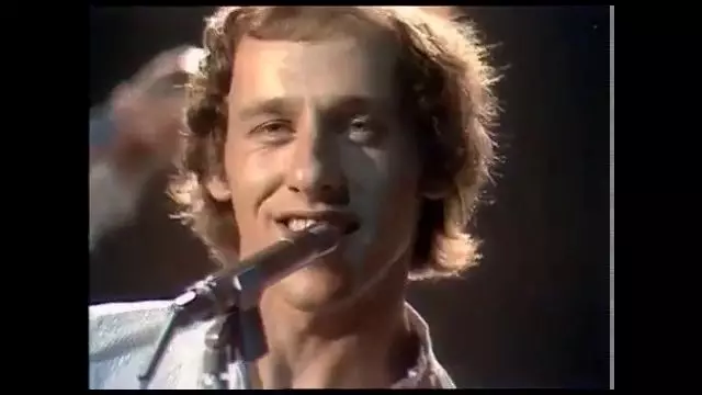 Dire Straits - Sultans Of Swing  (Official Music Video)