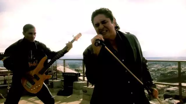 AKASH - UNA SONRISA AL ATARDECER