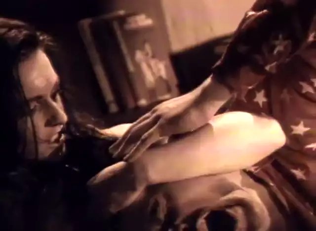 Héroes del Silencio - Entre dos tierras (videoclip oficial)